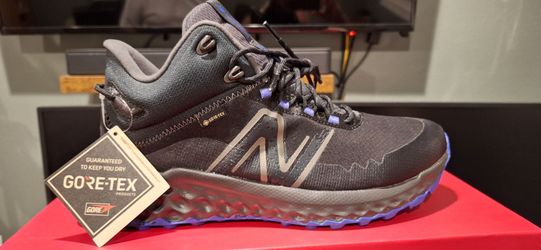 BNIB New Balance Fresh Foam Gore Tex