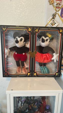 Collectible LIMITED release Mickey & Minnie Mouse Voluble Plush Dolls 