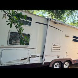 2005 Keystone RV Trailer