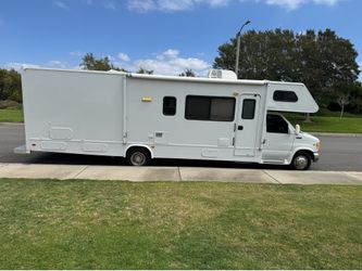 2000 Ford E-450