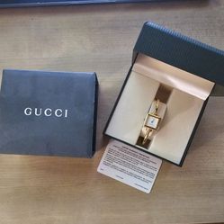 Gucci 1900L Gucci 1900L Watch Square Gold Plated 90's Women's Gold Vintage Antique Bangle.