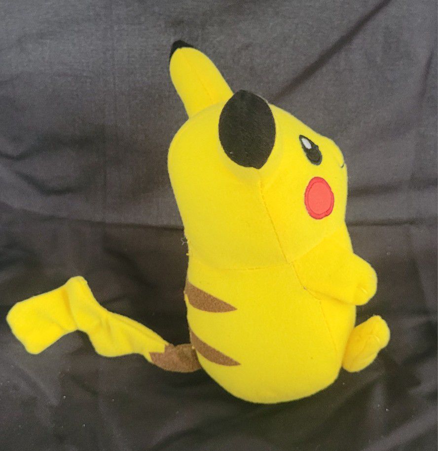 Official Pokémon 7" Pikachu  Plush Toy 2016 Licensed