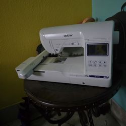 Maquina De Coser Y Bordar