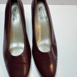 Womens Ashley Taylor Burgundy Pumps Size 9