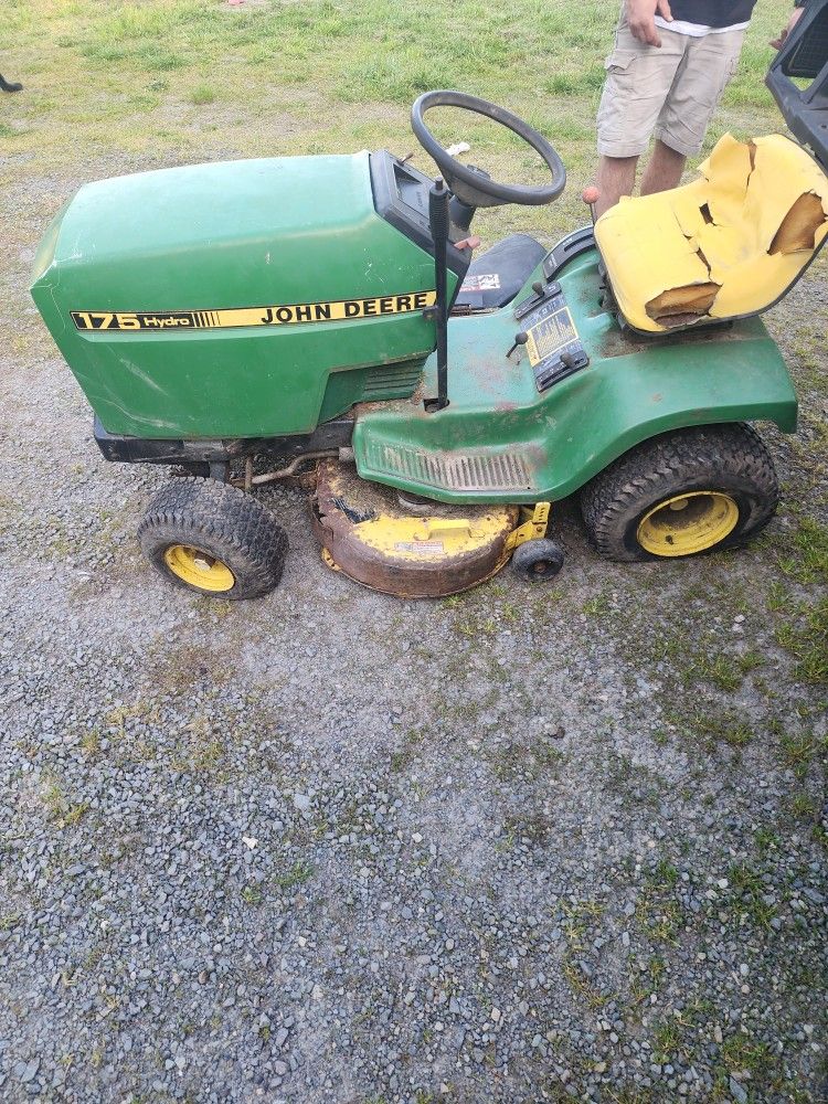 John Deere Riding Mower
