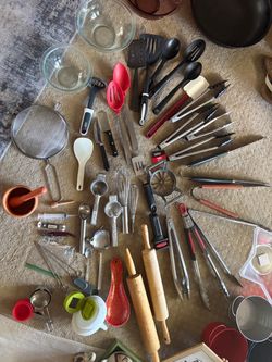 Utensils kitchen assorted.