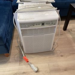 Frigidaire 10,000 BTU window air Conditioner
