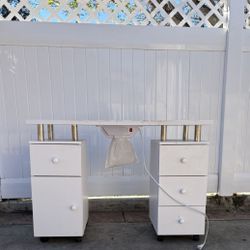 Nail Desk