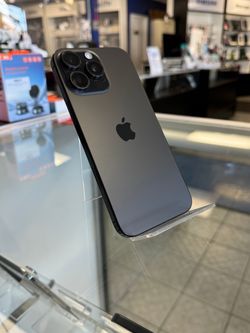 iPhone 16 Pro Max 256GB Unlocked Pre-owned