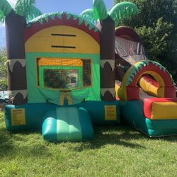 Bounce House With Slide