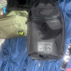 Men’s Make Up Or Carrying Bag