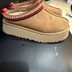 Uggs Tazz Women’s Size 6