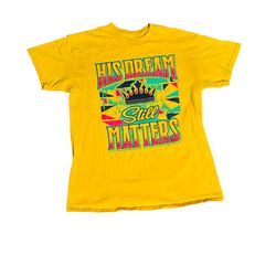 Brisco Brands  Sz M Men Graphic Tee shirt Yellow