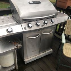 Gas grill
