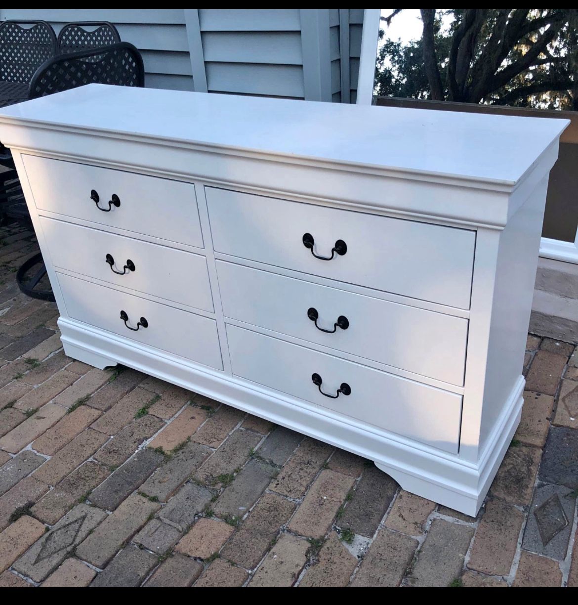 White Dresser - 6 Drawers