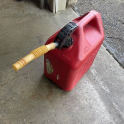 5 gallon gas can with a Locking Nozzle Great Shape