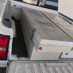 Tool box truck tool box