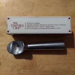 Pampered Chef Aluminum Ice Cream Scoop