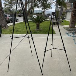 FREE EASELS ADJUSTABLE LEGS