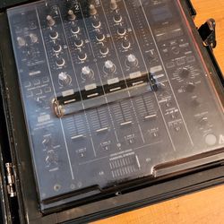Pioneer DJM900NXS2 Mixer With Odyssey Case and Decksaver