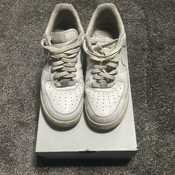 White Nike Air Force 1