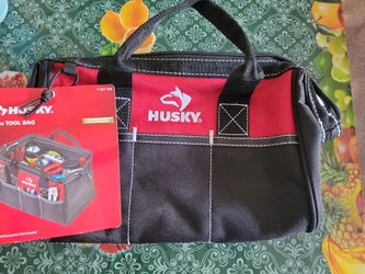 https://offerup.com/redirect/?o=SHVza3kuYmxhY2s= And Red.Tool Bag