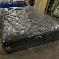 Brand New Simmons Beautyrest Black C-Class Firm Mattress $3100 Online 