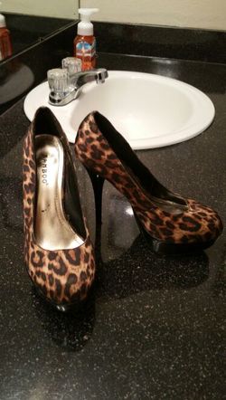 Cougar Print platform stilettos size 6