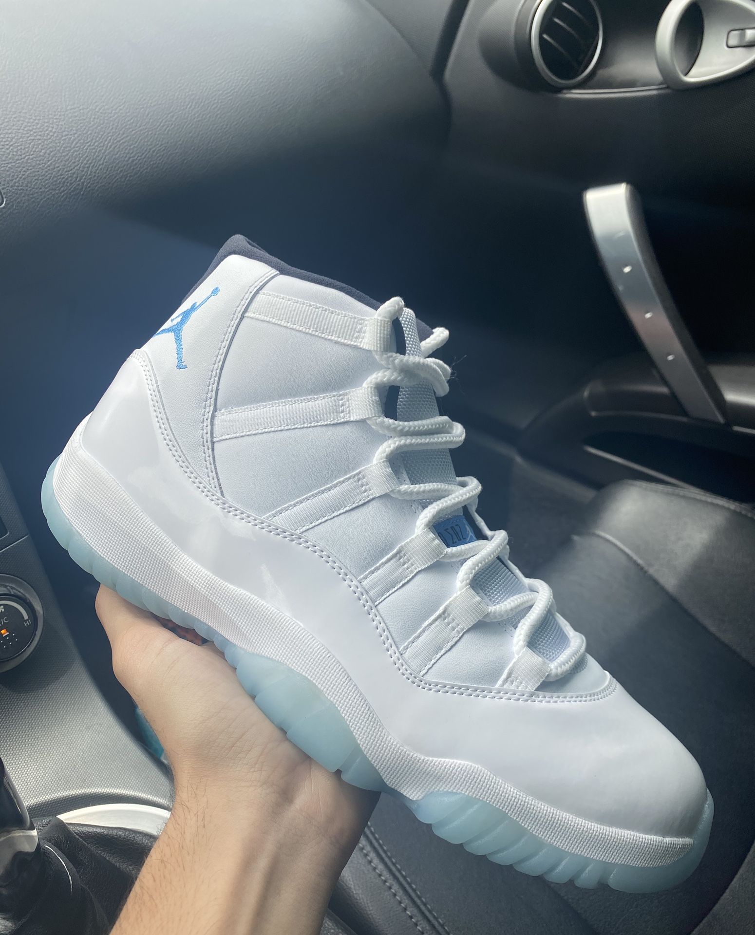 DS Jordan Retro 11 Legend Blue Size 10.5