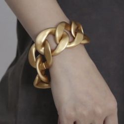 B14- Big Matte Gold Color Metal Chain Bracelet!