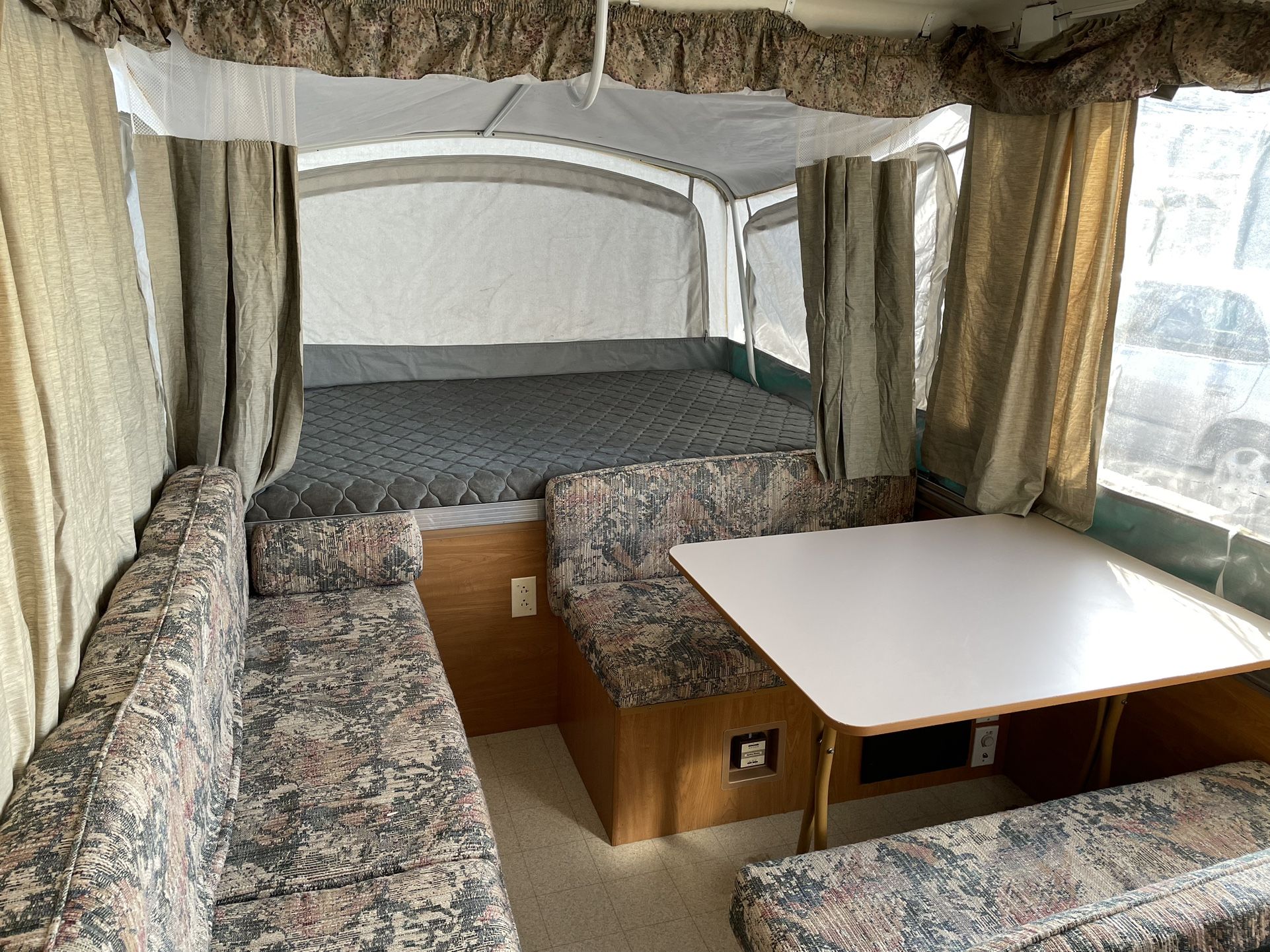 2008 Coleman Cheyenne PopUp Tent Trailer! for Sale in City Of Industry, CA OfferUp