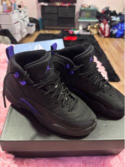 Jordan 12 retro black & noir size 5