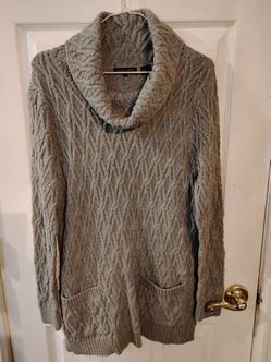 Jeanne Pierre Gray Sweater... Large