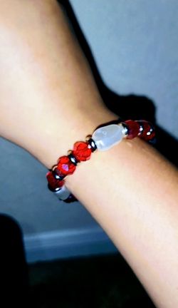 Red and white beaded stretchable bracelet Simple Design