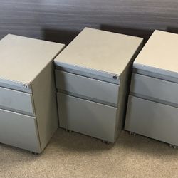 Used Office Furniture For Sale $75 For Each Filing Cabinet- Great Condition (Tampa)