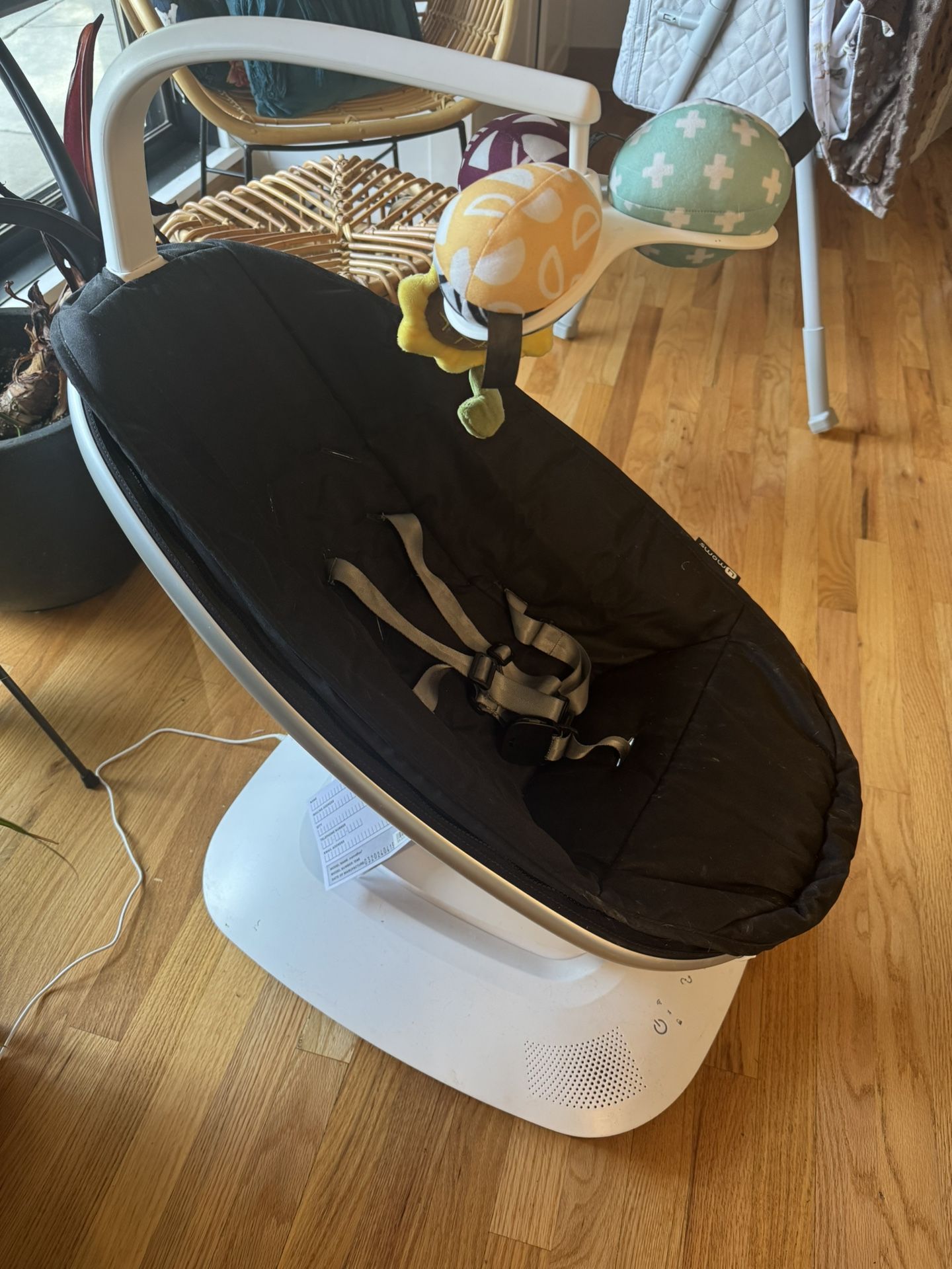 Lightly Used Mamaroo