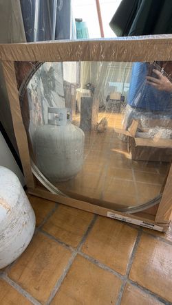Circular mirror