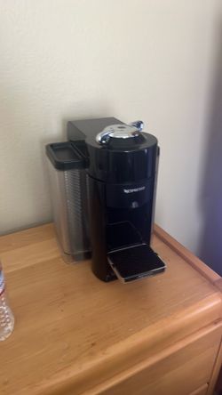 De’Longhi Nespresso Evoluo Coffee and Expresso Machine