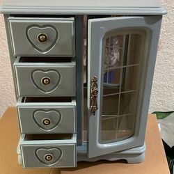 Small Wardrobe For Jewlry