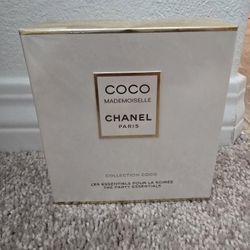 CoCo Mademoiselle Perfume