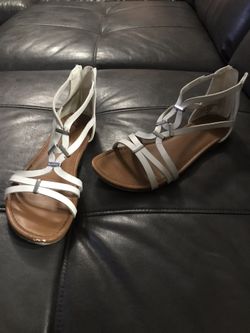 Girls white sandal size 5