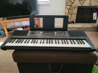 Yamaha PSR-E373 Keyboard Includes Power Adapter
