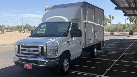 2010 Ford E-350 Cutaway