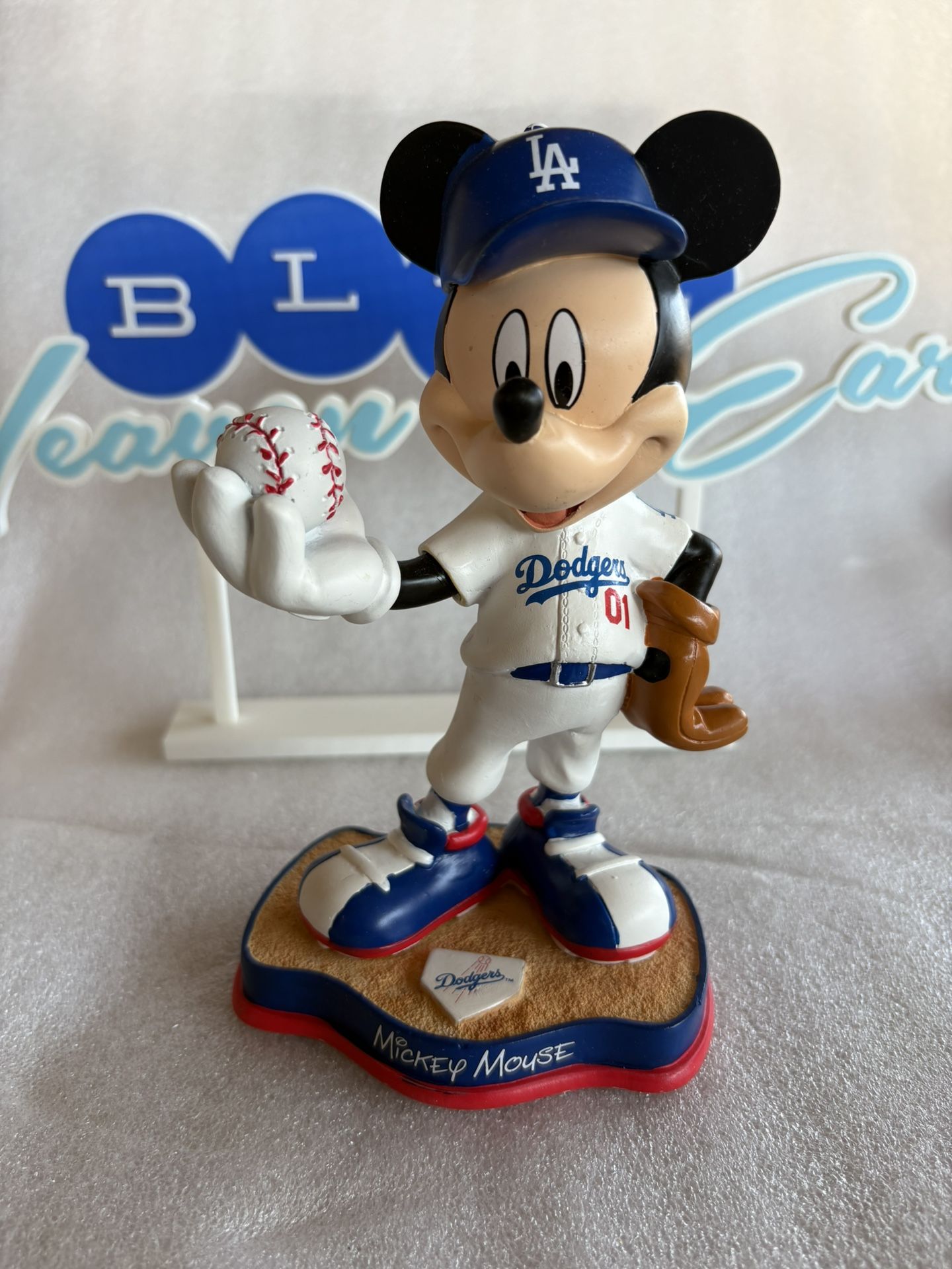 Dodgers Disney Mickey Mouse Statue Rare
