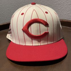 Cincinnati Reds Hat (7 1/2) 