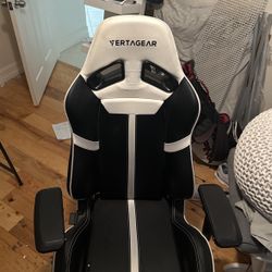 Vertagear gaming chair 