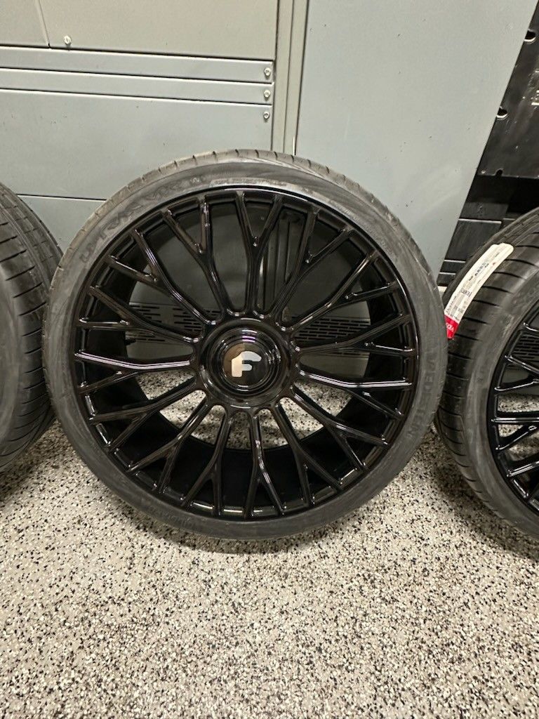 Brand New 24 Inch Forgiatos For G Wagon Or Bentley