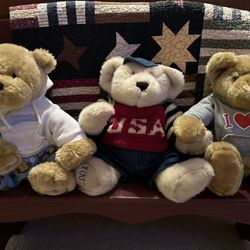 3 Cuddly Bears 
