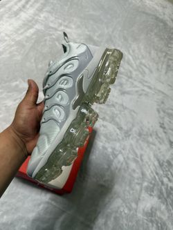NIKE AIR VAPORMAX PLUS