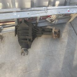 Front Diff From 2006 Chevy 2500 